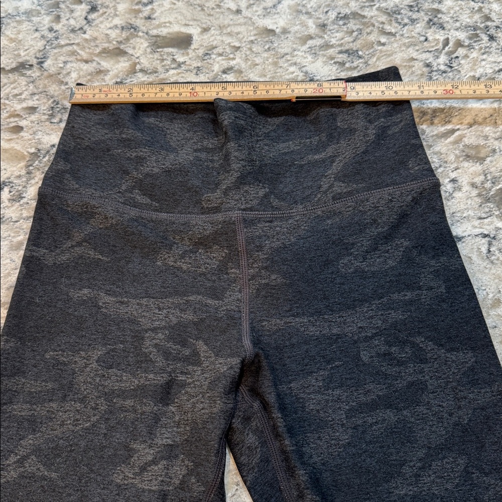 By Vuori Clean Elevation Camo High Rise Leggings Black Gray XS - Picture 10 of 15